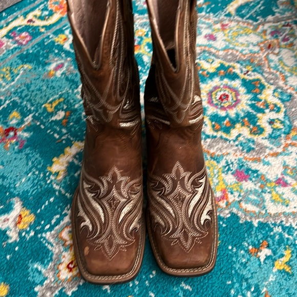 Ariat women’s cowboy boot size 9 - Picture 2 of 6